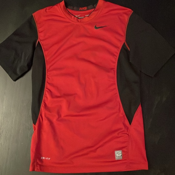 Nike pro combat shirt size M - Picture 4 of 4